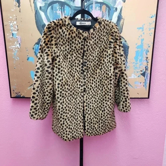 Stradivarius Cheetah/Leopard Print Faux Fur Coat - Picture 1 of 5